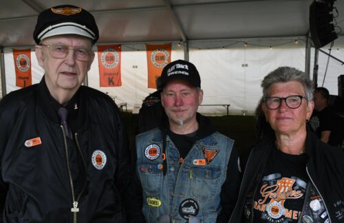 Årsmöte 25. Tre hedersmedlemmar. Nils-Olof Oxelbrand, Lars Carlsson och Gittan Norlindh.