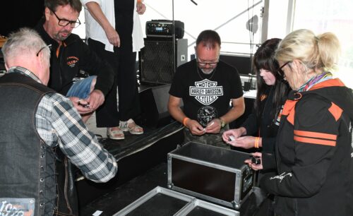 Årsmöte 25. Rösträkning i sluten omröstning.