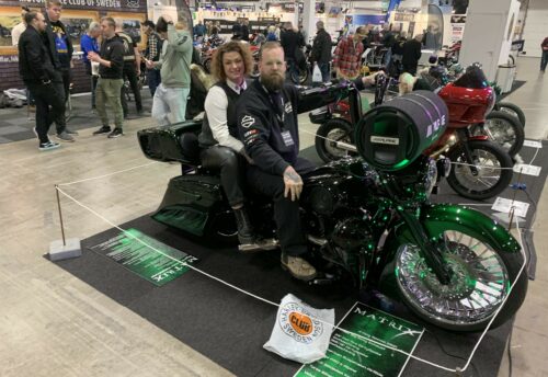 Hanna Andreasson och Edwin Hasslekvist kan spela högt på sin bagger